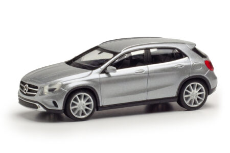 Herpa: Mercedes-Benz GLA, iridiumsilber