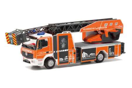 Herpa: MB Atego DL mit Gerätekasten "FW Gersthofen"-0