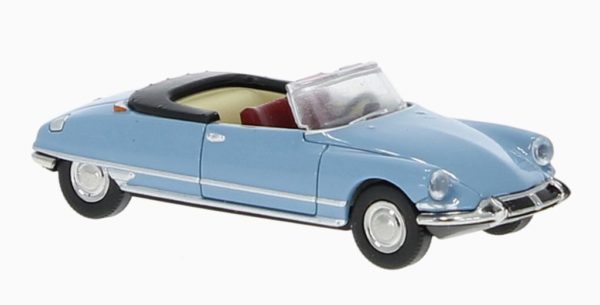 Brekina: Citroën DS Cabriolet (1963) mit geöffnetem Verdeck, pastellblau