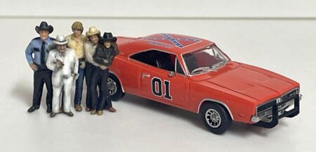 Brekina: Dodge Charger (1969) "General Lee" mit Figurensatz "The Dukes"