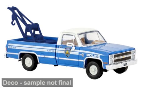 Brekina: Chevrolet C 10 Abschleppwagen (1982) "NYPD"