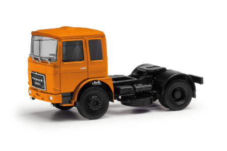 Herpa: Roman Diesel Zugmaschine 2achs, orange ("Deutrans")