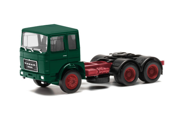 Herpa: Roman Diesel Zugmaschine 3achs (6x4), moosgrün
