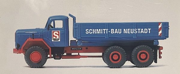 Preiser: Magirus F 200 D 26 AK Dreiseitenkipper, blau/rot – Bild 3