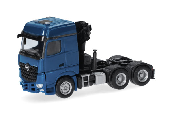 Herpa: MB Arocs 18 BS Zugm. 3achs mit Ladekran (6x4), enzianblau