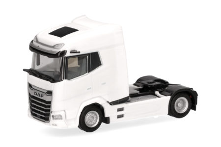 Herpa: DAF XG facelift Zugmaschine 2achs, weiß