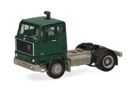 Herpa: Volvo F89 Zugmaschine 2achs, tannengrün