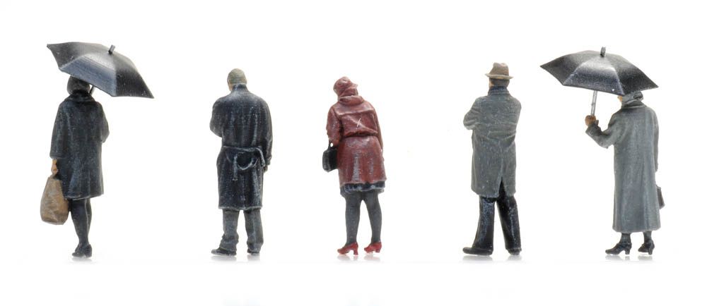 Artitec 1/87 (H0): Passagiere im Regen (5 Figuren) – Bild 2