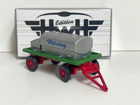 Wiking: Flachpritschen-Anhänger mit Aufsetztank "Milchhof"