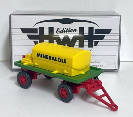 Wiking: Flachpritschen-Anhänger mit Aufsetztank "Mineralöle"