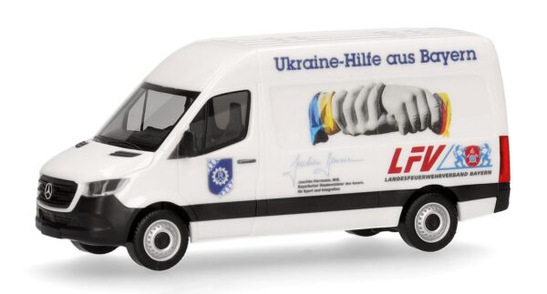 Herpa: MB Sprinter 18 Kasten "Ukraine-Hilfe aus Bayern"-0